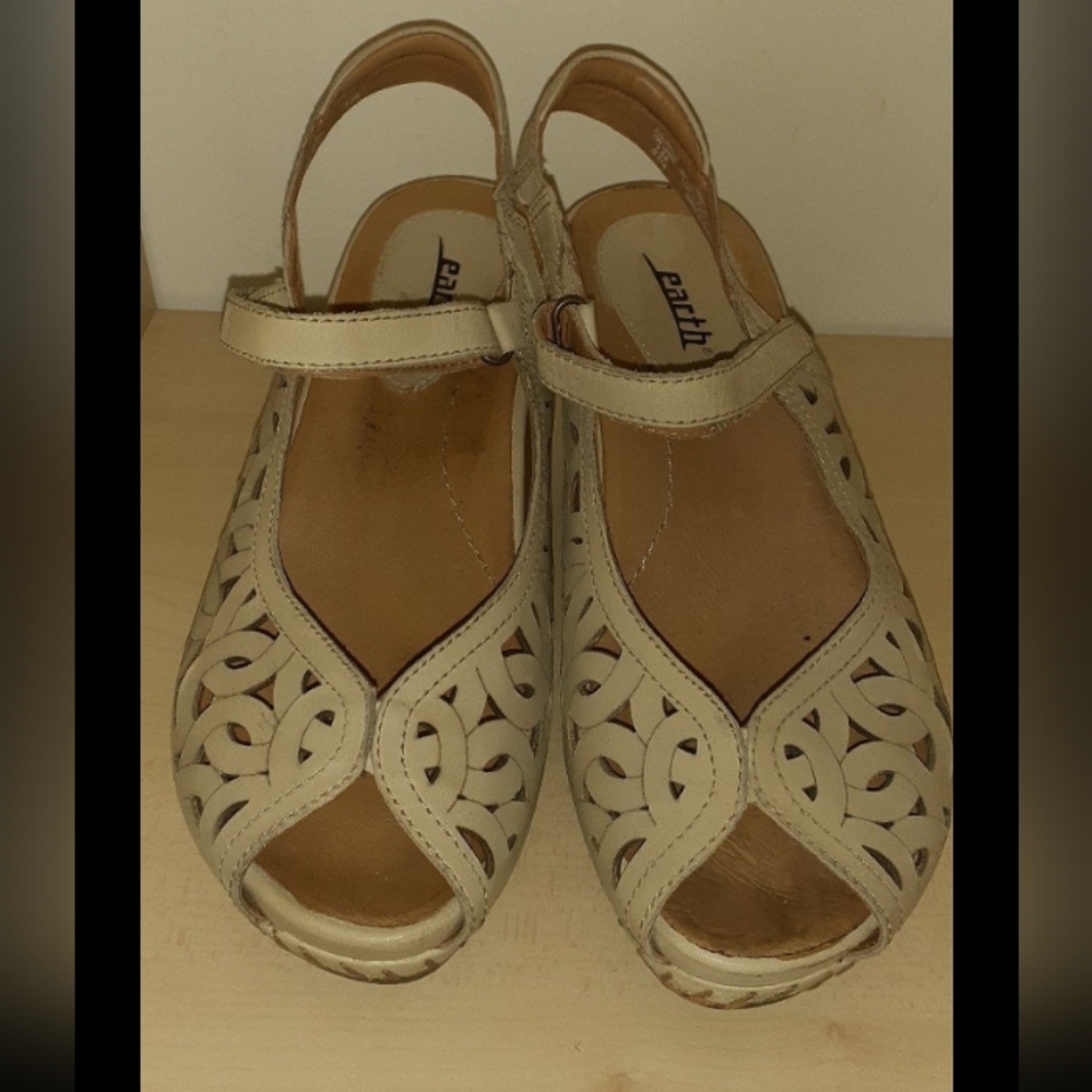 Earth Aquarius Off White Leather Cork Wedge Peep Toe Slingbacks 7.5B